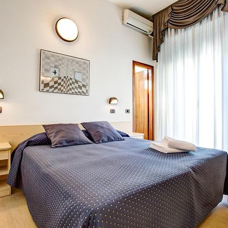 רימיני Hotel Villa Dei Gerani מראה חיצוני תמונה