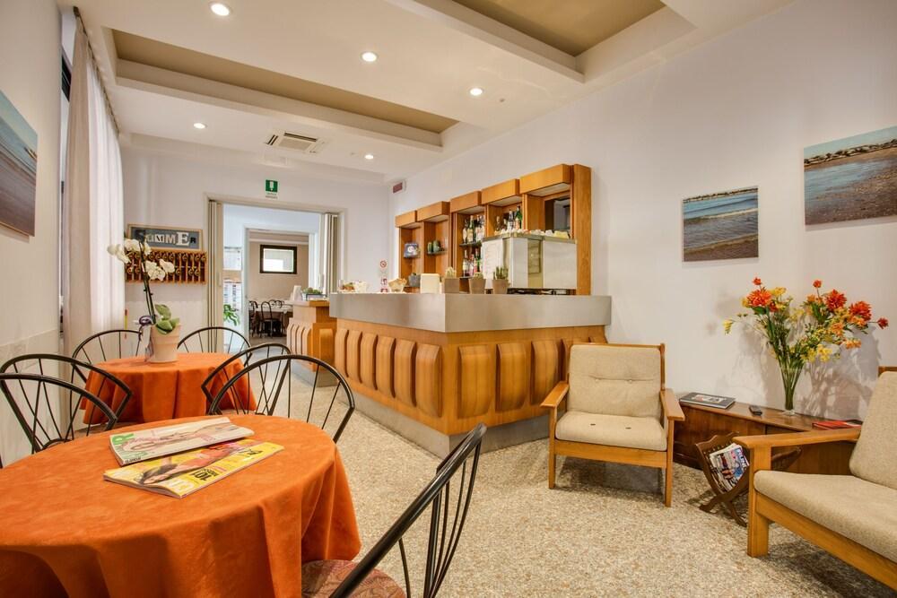 רימיני Hotel Villa Dei Gerani מראה חיצוני תמונה