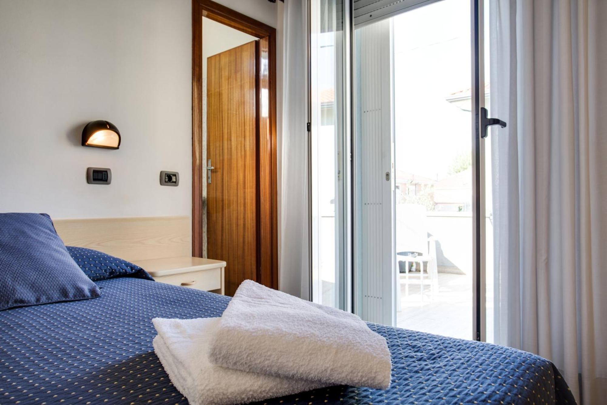 רימיני Hotel Villa Dei Gerani מראה חיצוני תמונה