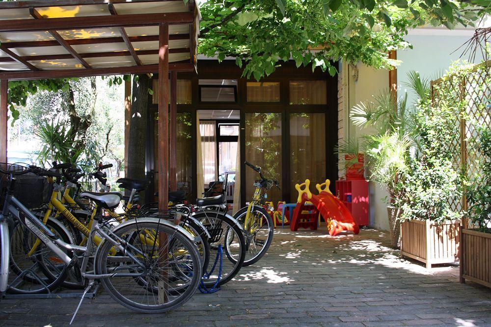 רימיני Hotel Villa Dei Gerani מראה חיצוני תמונה