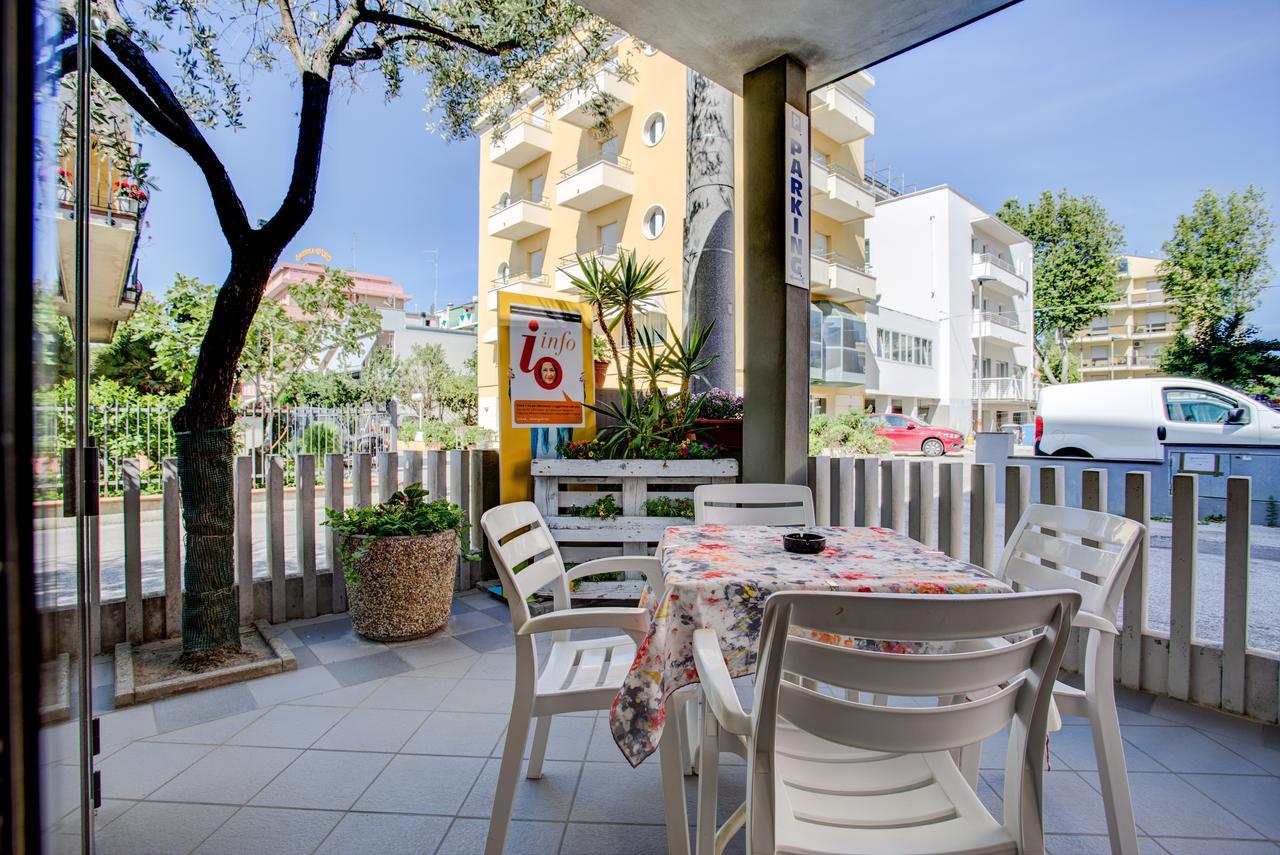 רימיני Hotel Villa Dei Gerani מראה חיצוני תמונה