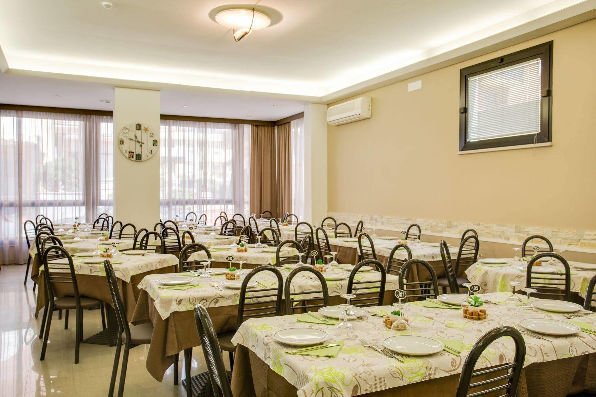 רימיני Hotel Villa Dei Gerani מראה חיצוני תמונה