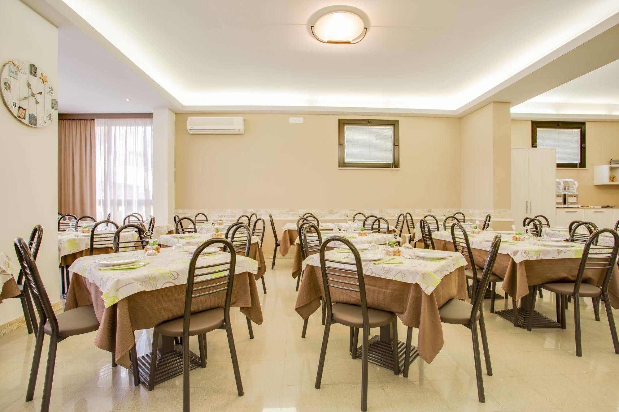 רימיני Hotel Villa Dei Gerani מראה חיצוני תמונה