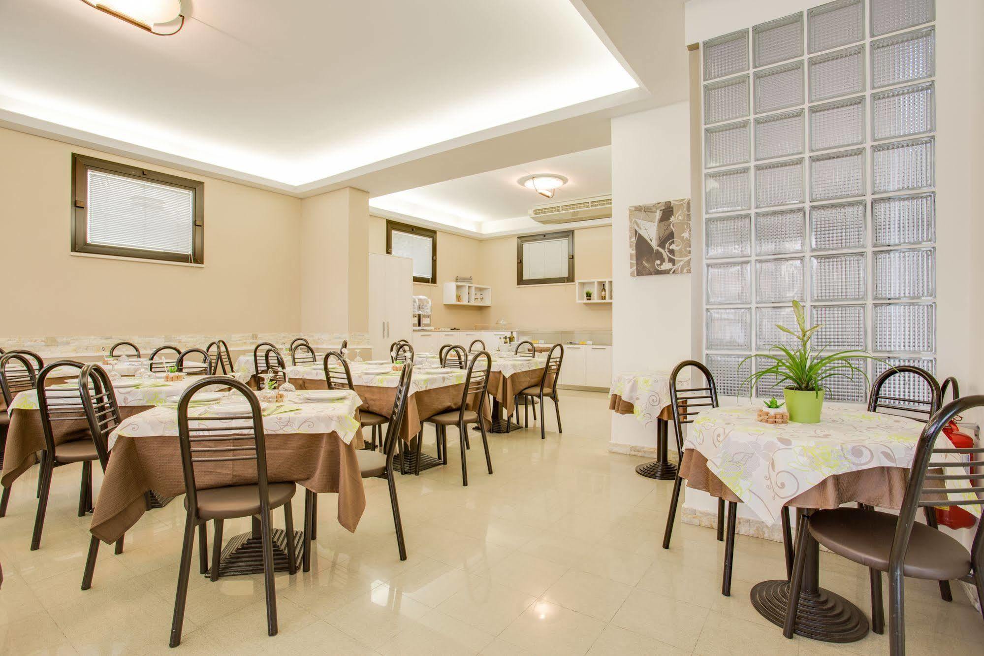 רימיני Hotel Villa Dei Gerani מראה חיצוני תמונה