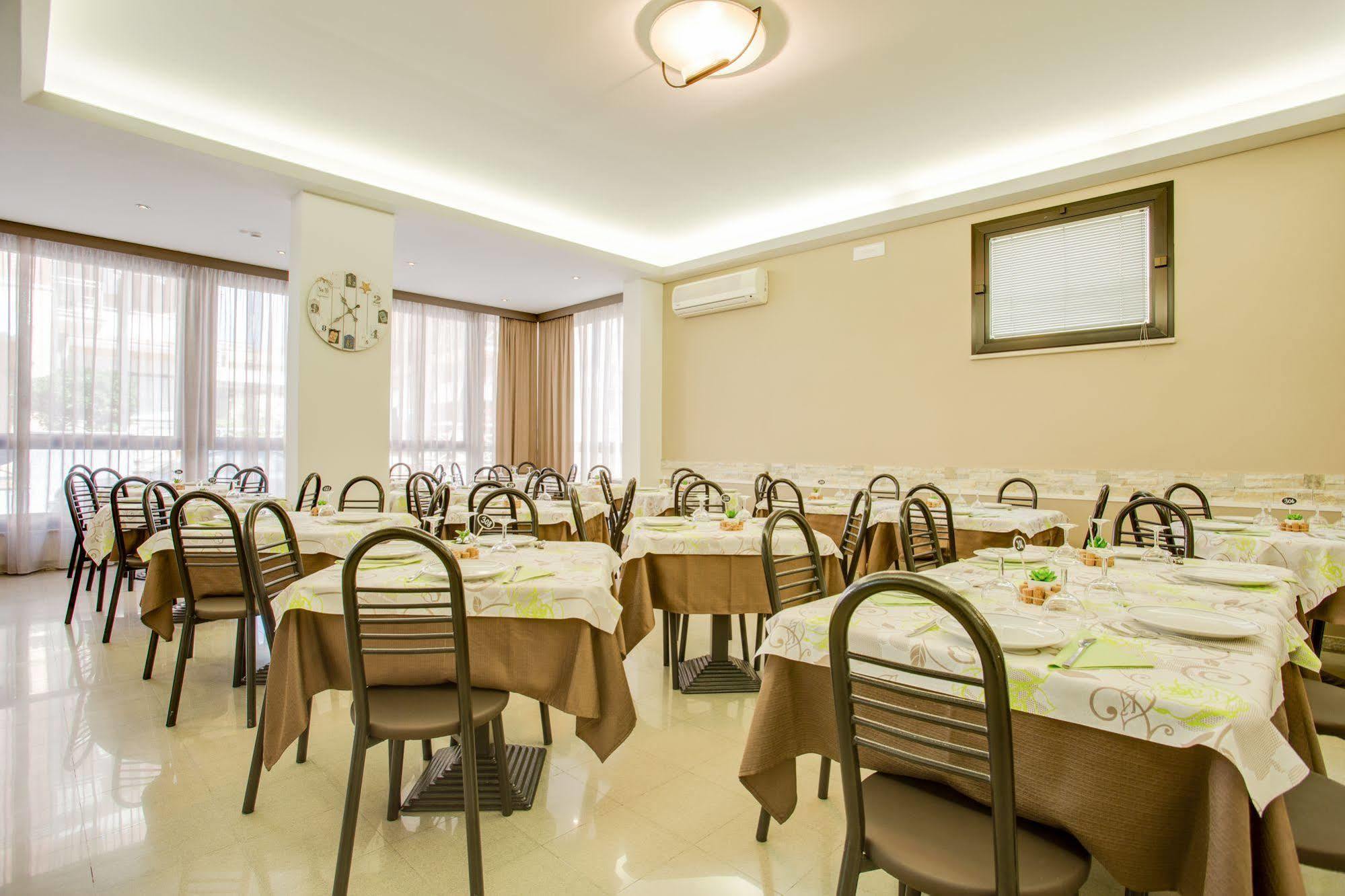 רימיני Hotel Villa Dei Gerani מראה חיצוני תמונה