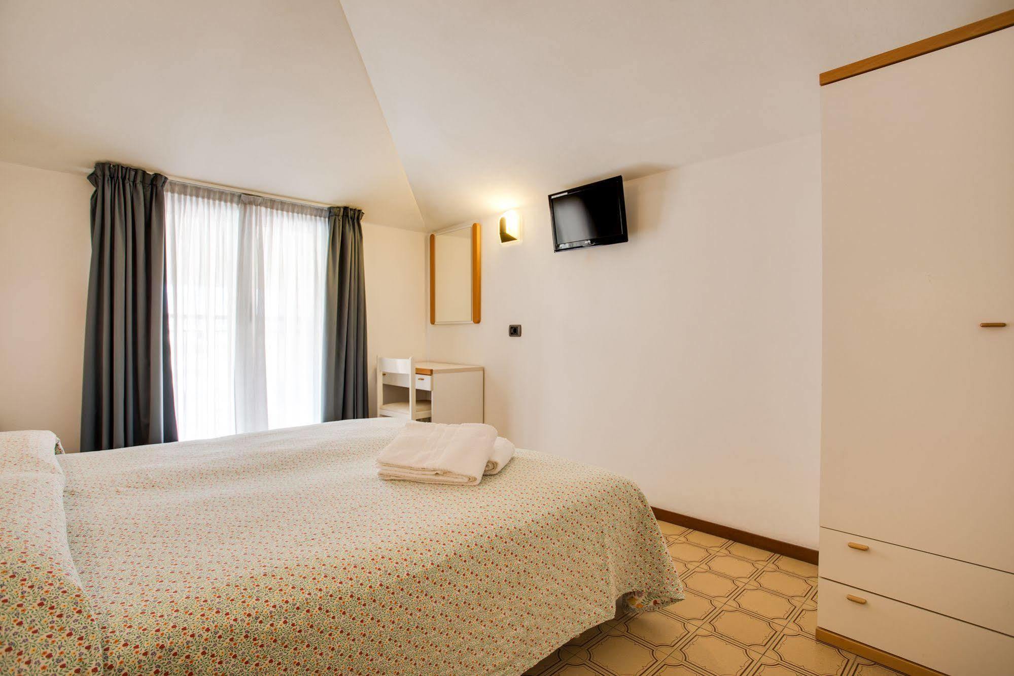רימיני Hotel Villa Dei Gerani מראה חיצוני תמונה