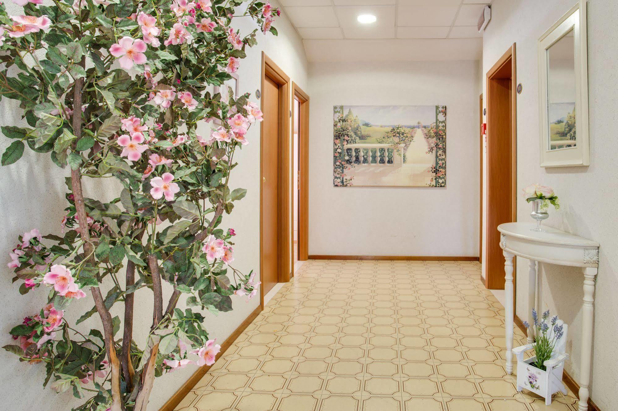 רימיני Hotel Villa Dei Gerani מראה חיצוני תמונה